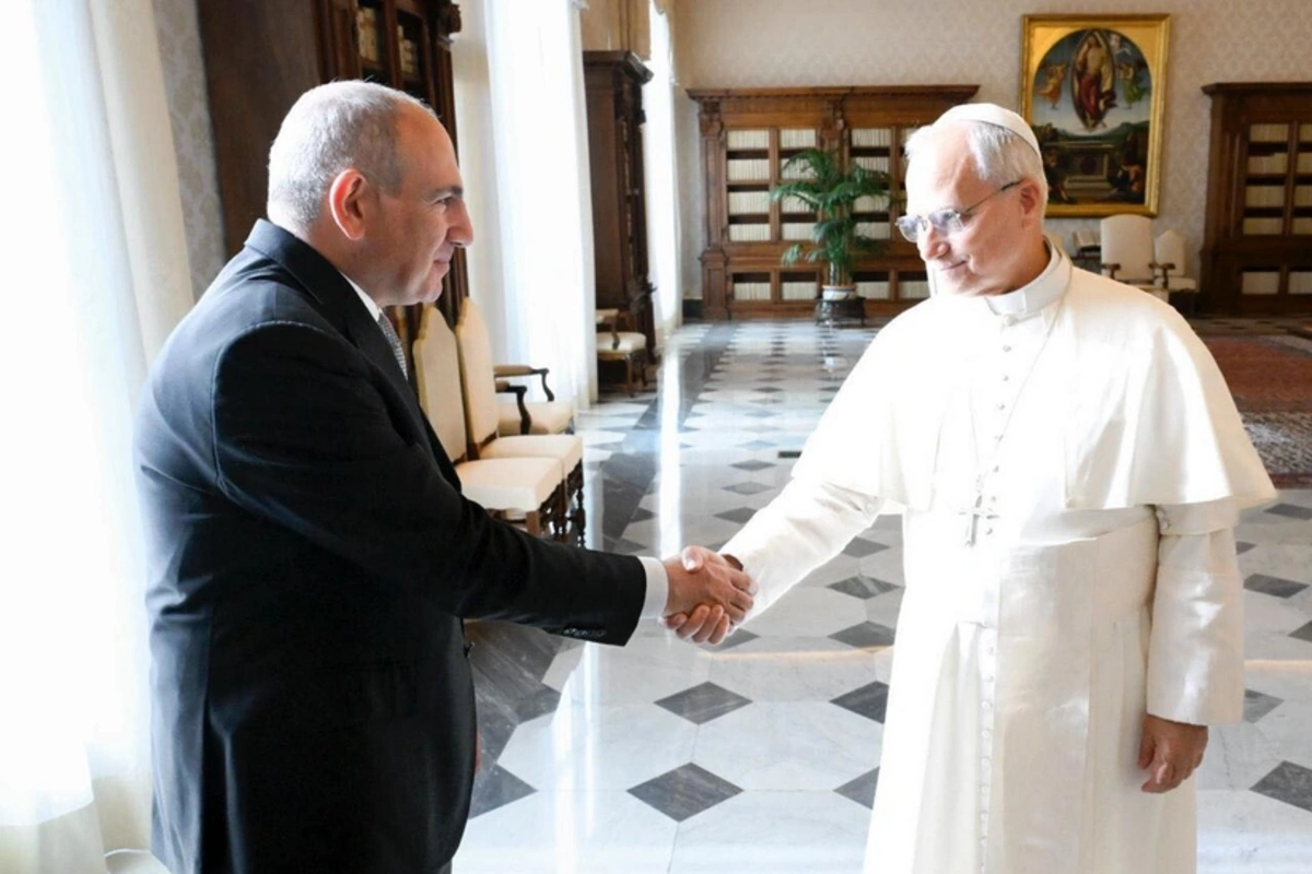 Paşinyan Roma Papası ilə Azərbaycanla sülhü müzakirə edib Paşinyan Roma Papası ilə Azərbaycanla sülhü müzakirə edib