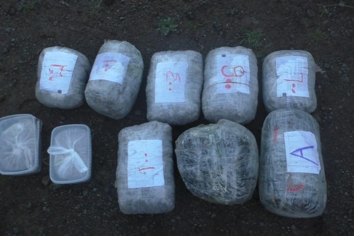 Salyanda 9 kiloqram narkotik satmaq istəyən şəxslər həbs olunub