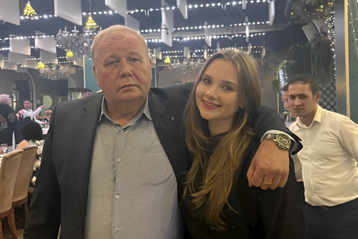 Təyyarə qəzasında həlak olan pilotun qızı: Ata, sən mənim qəhrəmanımsan, günahkarı tapdın Təyyarə qəzasında həlak olan pilotun qızı: Ata, sən mənim qəhrəmanımsan, günahkarı tapdın