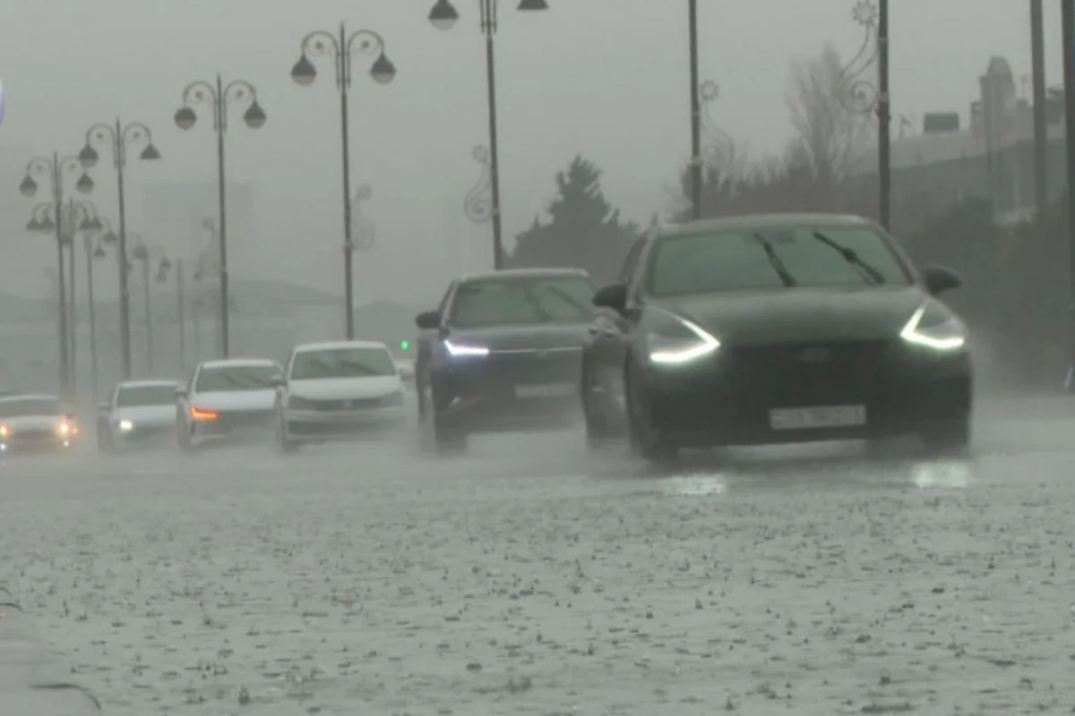 Проехал по луже и облил пешехода: какие последствия ждут водителя