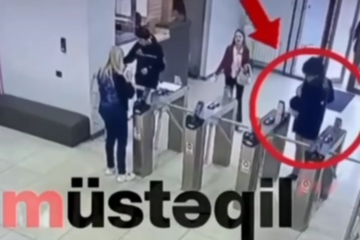 Камеры видеонаблюдения зафиксировали, как школьник пронес оружие в лицей İdrak