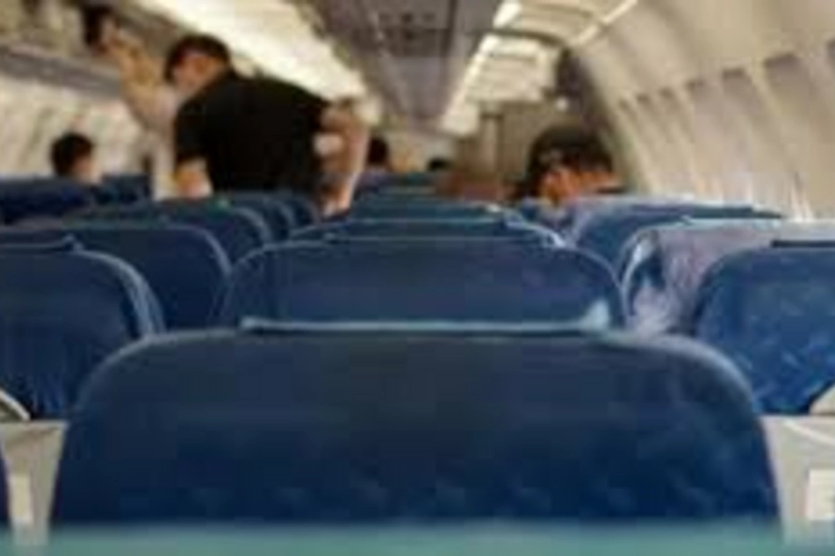 Airplane makes emergency landing in Turkey due to headphones catching fire Airplane makes emergency landing in Turkey due to headphones catching fire