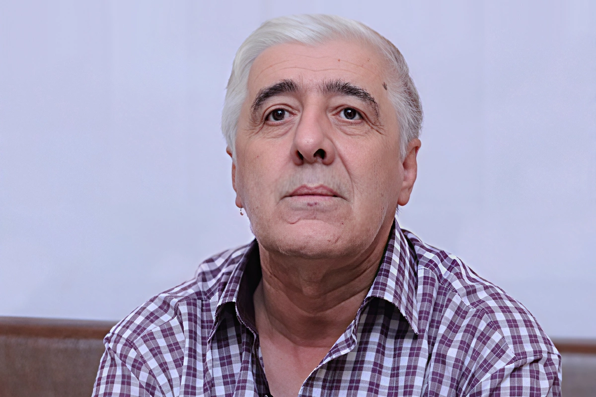Əjdər Həmidovun eşq elan etdiyi Əməkdar artist kim idi?