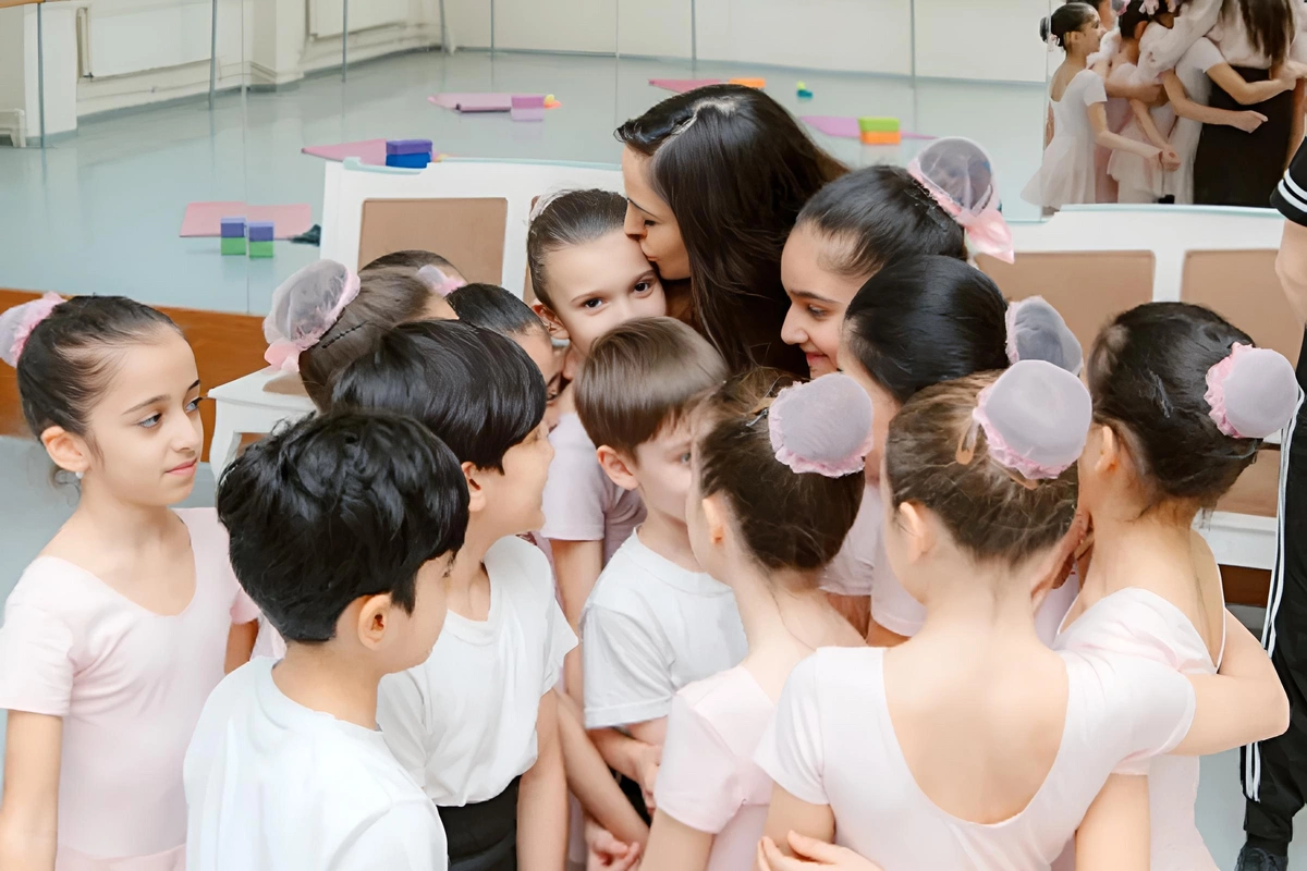 Leyla Əliyeva Bakı Xoreoqrafiya Akademiyasının qonağı olub