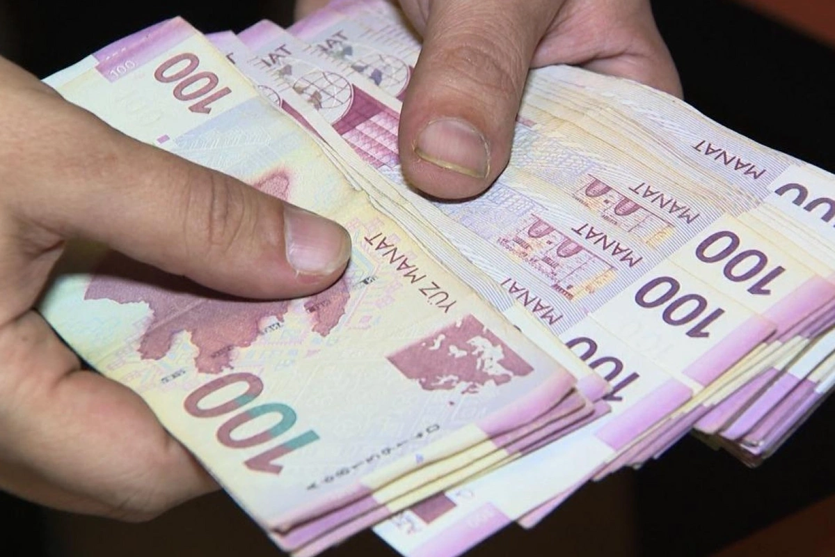 Bakıda orta əməkhaqqı 1 400 manata yaxınlaşır