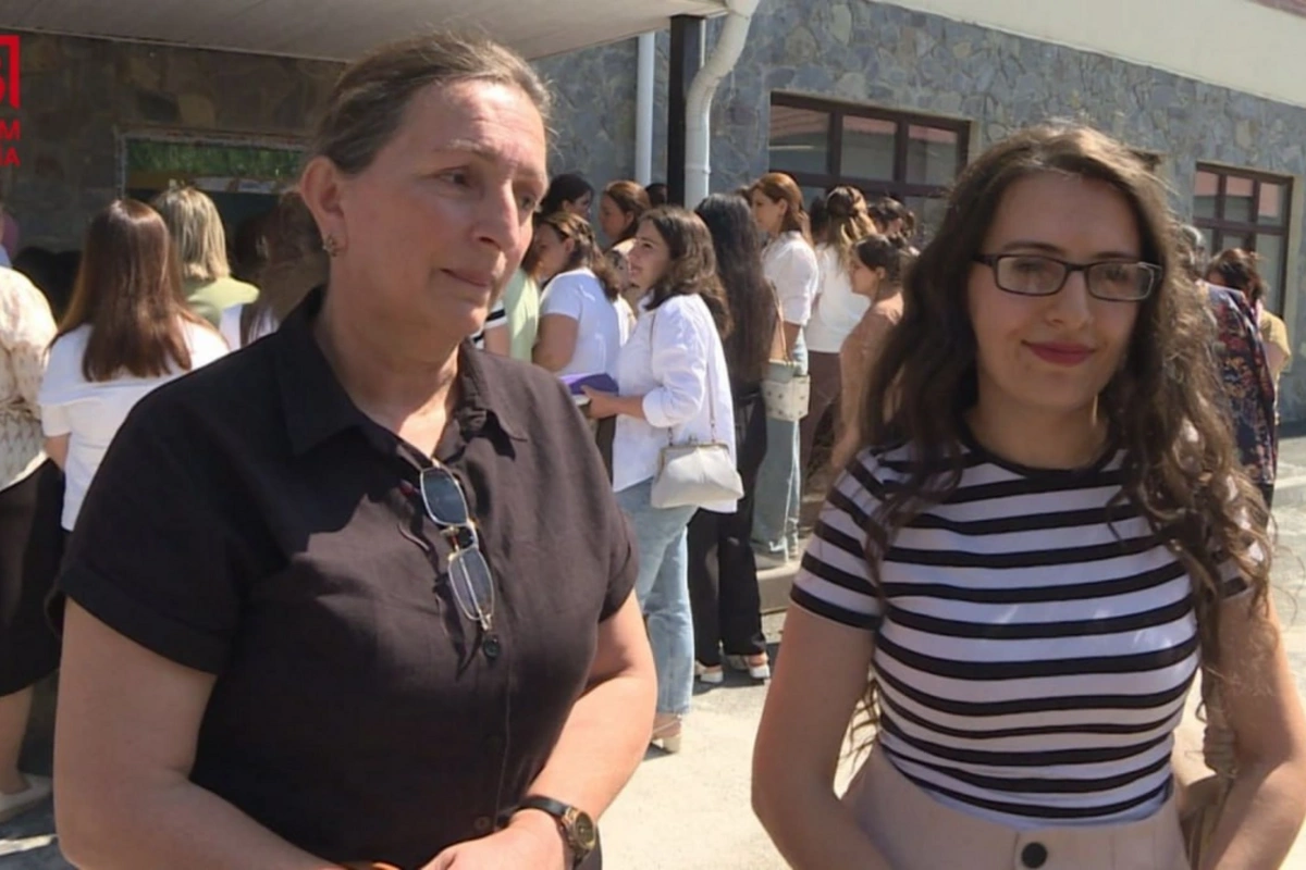 Sertifikatlaşdırma imtahanında unikal hadisə: Ana və qızı eyni gündə yüksək BAL TOPLADILAR Sertifikatlaşdırma imtahanında unikal hadisə: Ana və qızı eyni gündə yüksək BAL TOPLADILAR