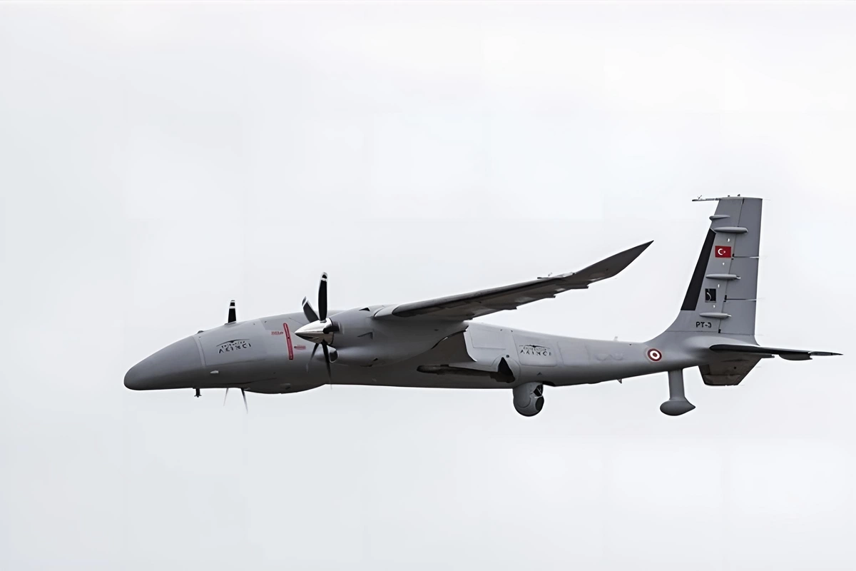 Türkiyənin Bayraktar Akıncı PUA-sı Bakı səmasında