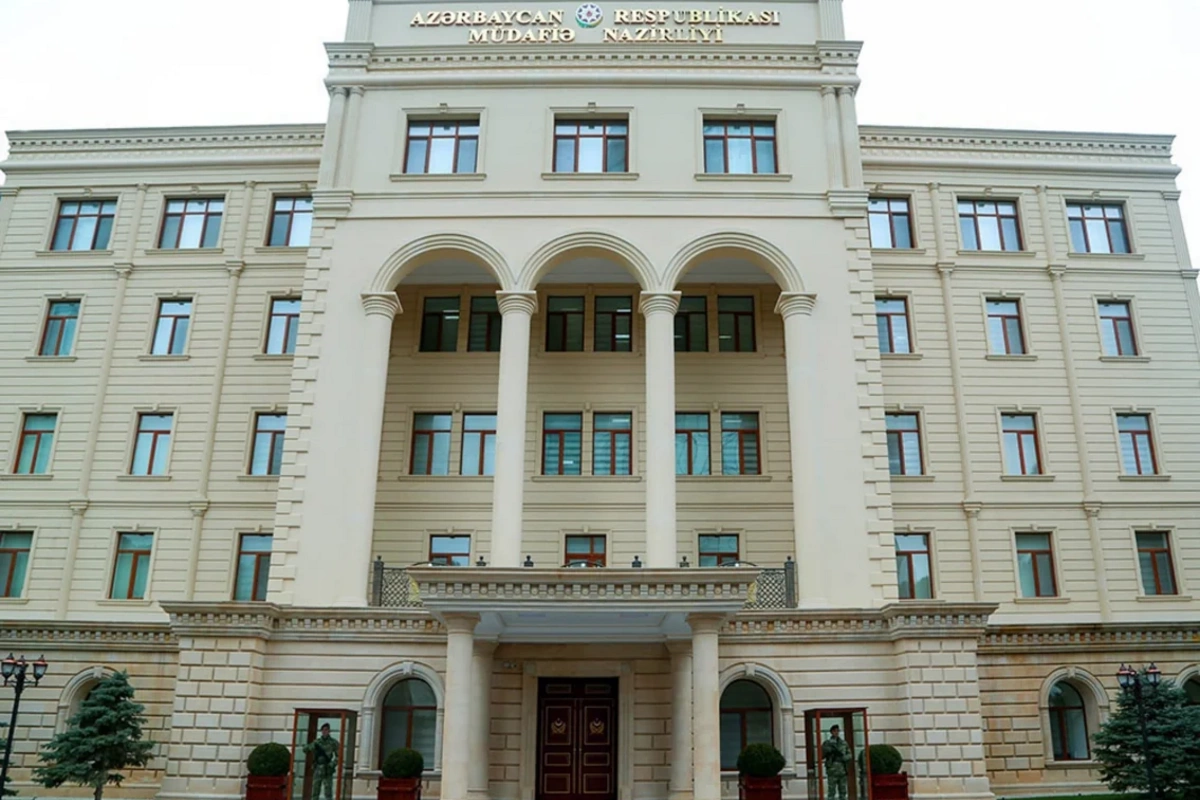 Baş nazirdən Müdafiə Nazirliyinin mülki işçilərinin əməkhaqqıları ilə bağlı QƏRAR