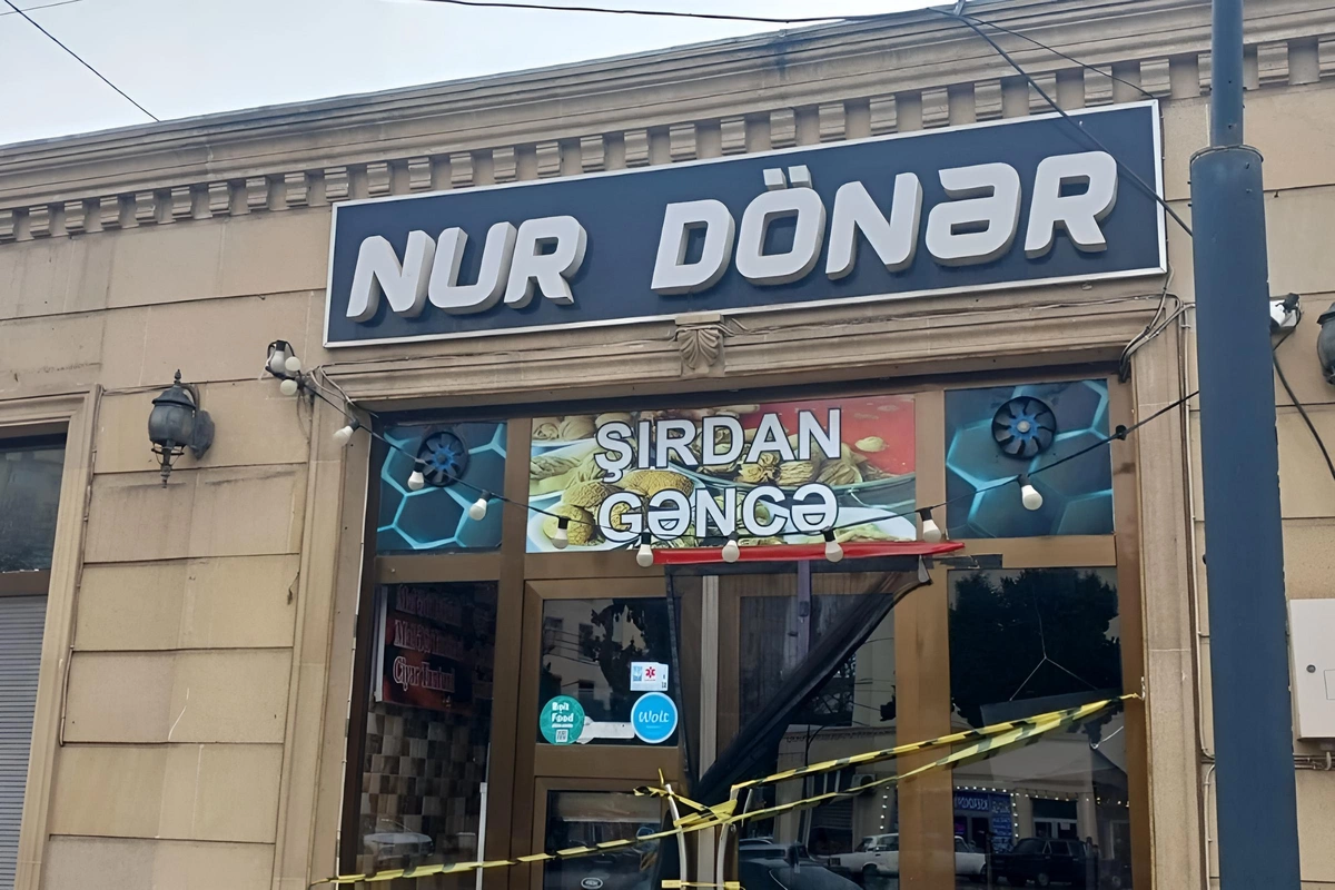 В Гяндже ограничена деятельность донерной, где отравились школьники