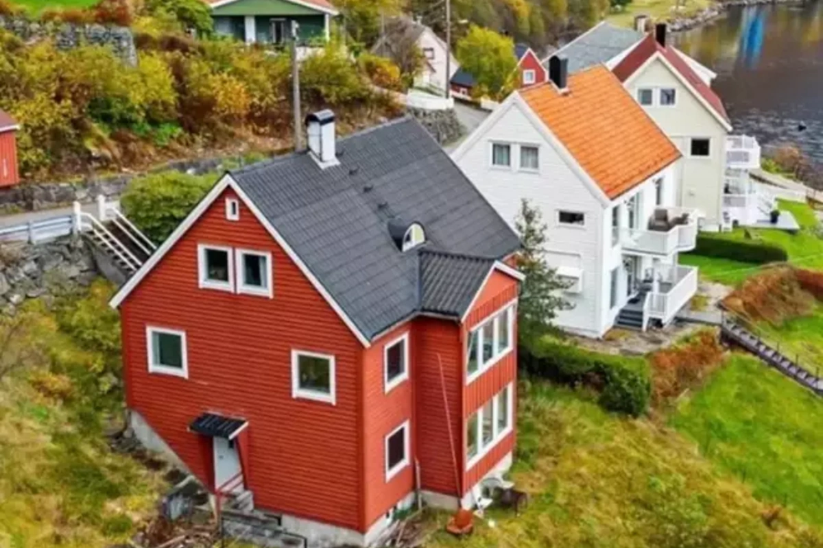 Norveçdə 1,2 milyona satılan ev müzakirələrə səbəb oldu Norveçdə 1,2 milyona satılan ev müzakirələrə səbəb oldu