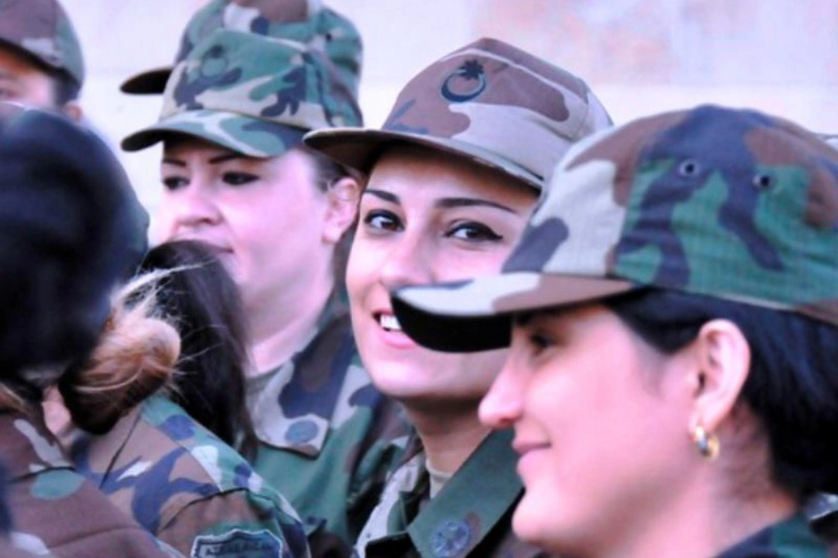 Qadın hərbçilərlə bağlanan ilkin bağlaşma müddəti 3 ildən 6 ayadək azaldılır