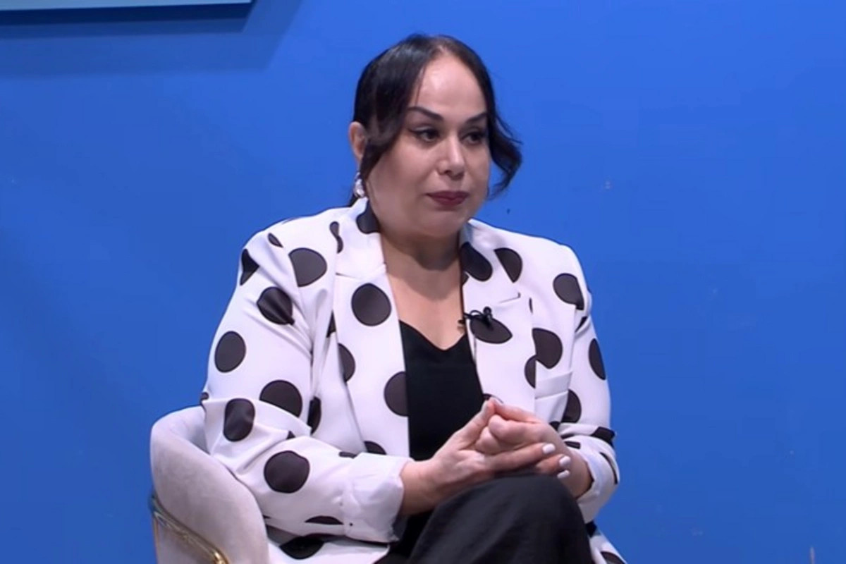 Kəmalə Müzəffər: Müayinəsiz həkimlər 3 dəfə yanağımı kəsib tikdilər