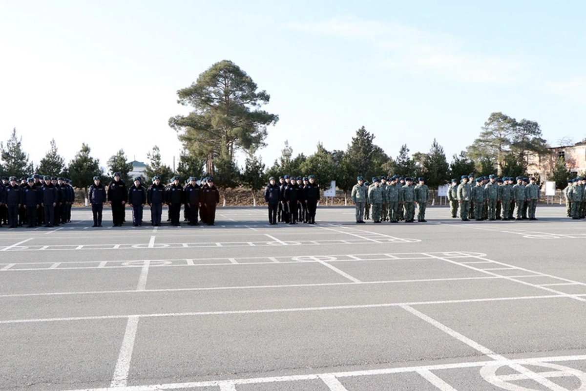 Hərbi Hava Qüvvələri komandanı və Hərbi prokuror hərbi hissələrdə olublar