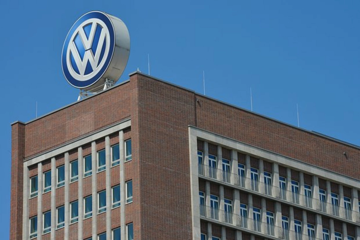 Volkswagen iflas olmamaq üçün radikal qərar qəbul edib
