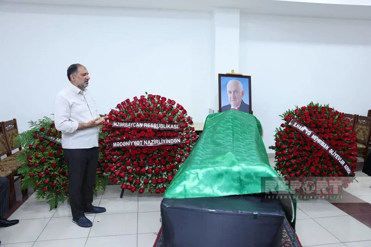 Xalq artisti Tofiq Bakıxanovla Təzə Pir məscidində vida mərasimi keçirilir