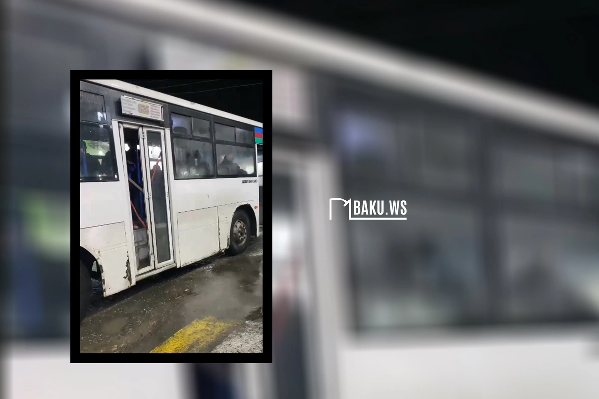 Bakıda avtobus BİABIRÇILIĞI - Şüşəsi sınıb, soyuq hava içəri dolur Bakıda avtobus BİABIRÇILIĞI - Şüşəsi sınıb, soyuq hava içəri dolur
