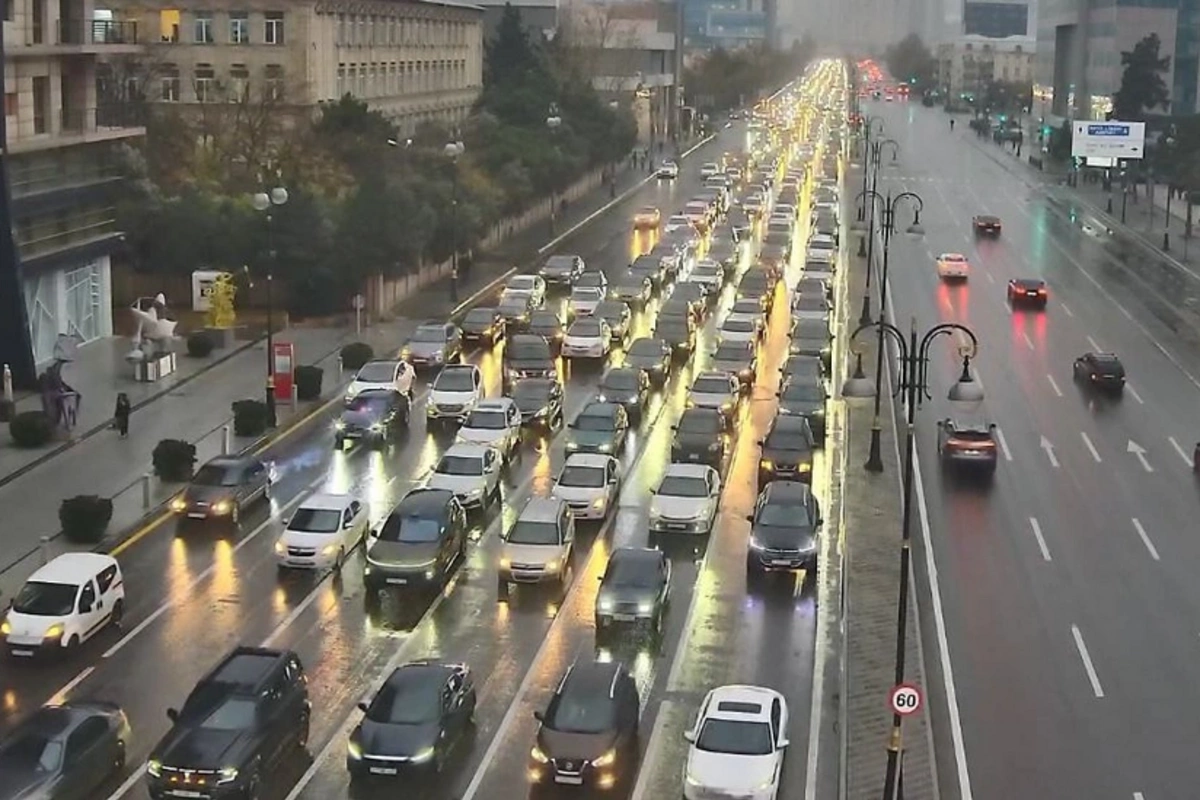 Bakıda bu yollarda tıxac var