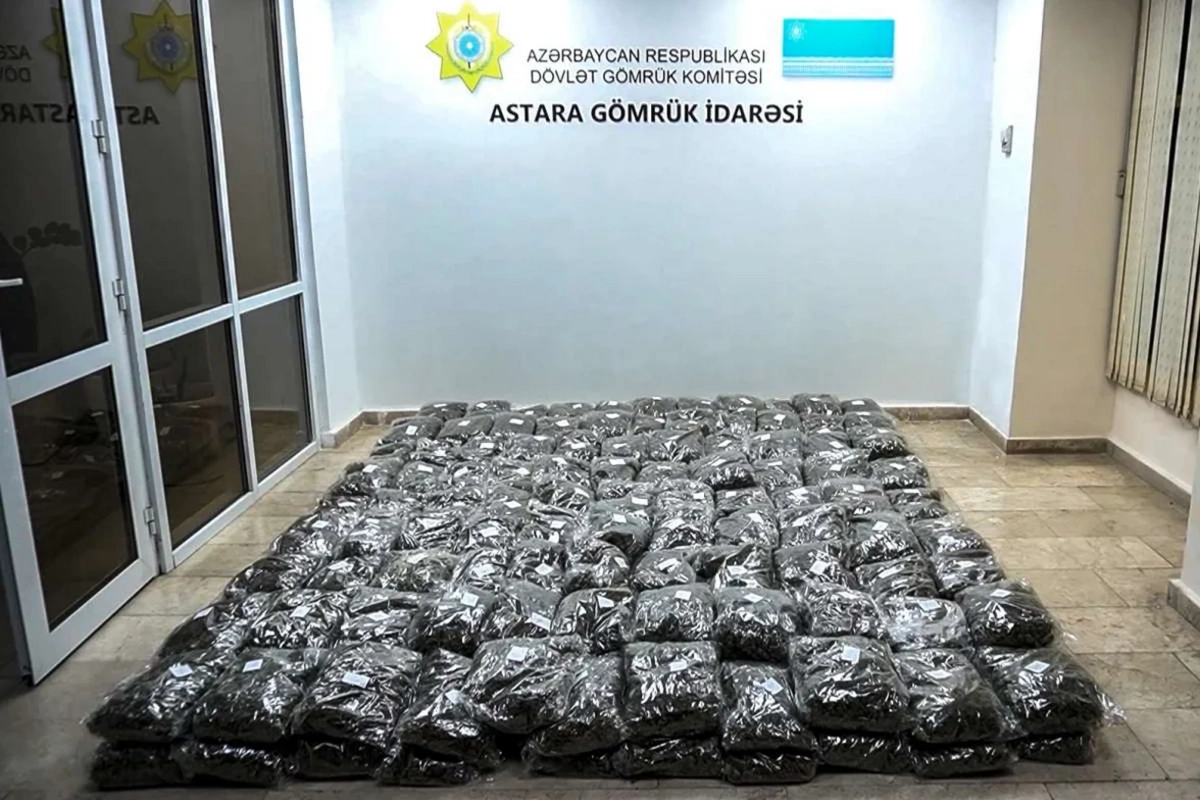Quru meyvə adı ilə 112 kiloqramdan artıq narkotiki ölkəyə keçirmək istədilər