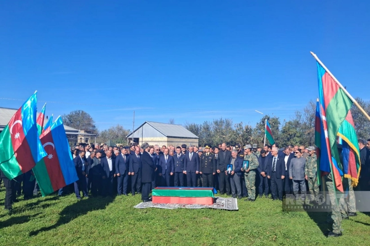 İmişlidə I Qarabağ müharibəsinin itkin-şəhidi Elçin Heydərov dəfn edilib İmişlidə I Qarabağ müharibəsinin itkin-şəhidi Elçin Heydərov dəfn edilib