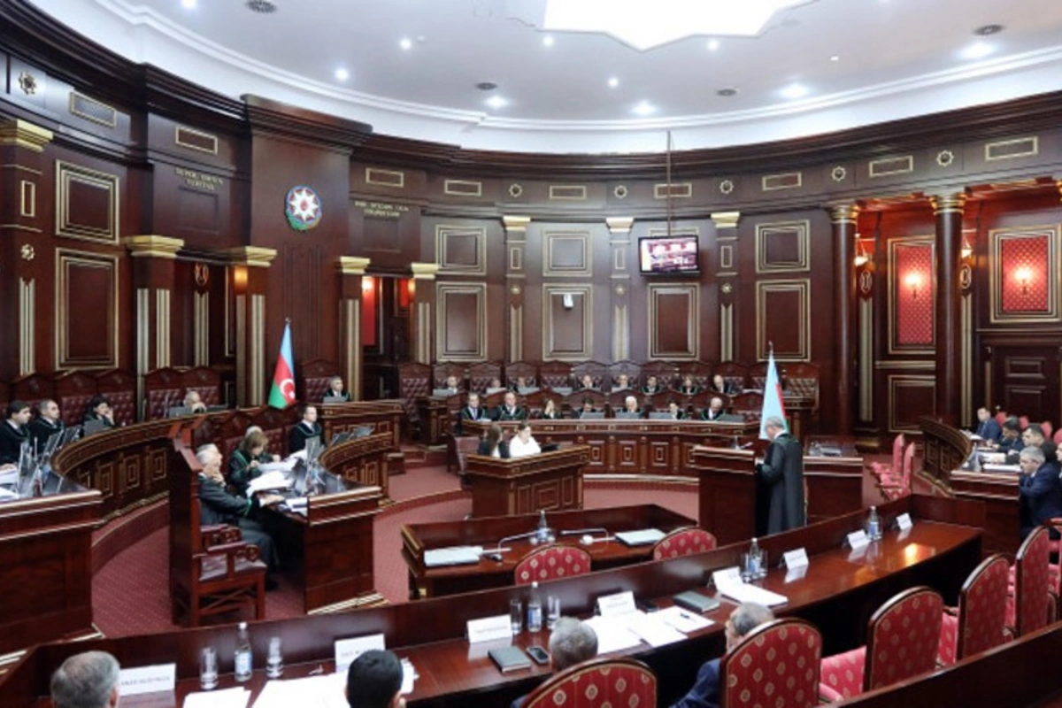 Yeni təyin olunan hakimlər and içiblər Yeni təyin olunan hakimlər and içiblər