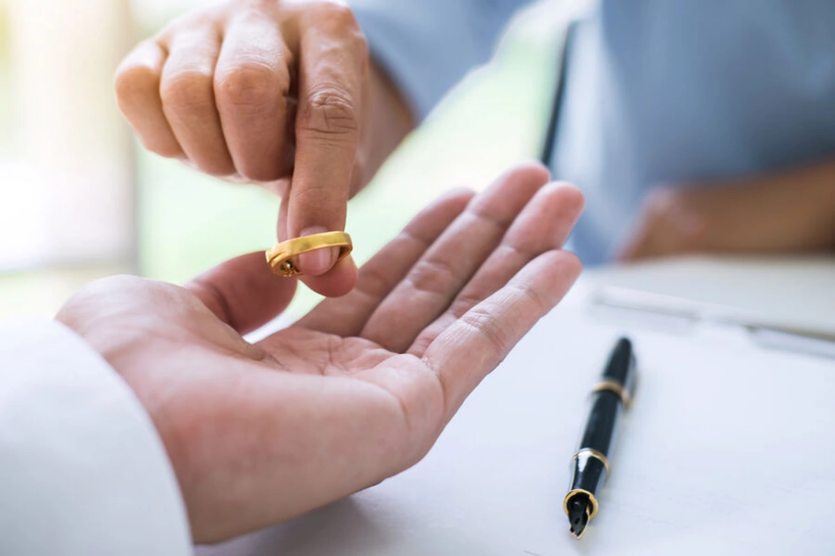 Man divorced his wife after finding out that his mother-in-law was pregnant by him Man divorced his wife after finding out that his mother-in-law was pregnant by him