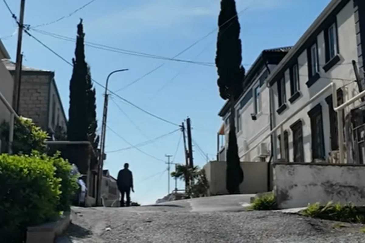 Bakının bahalı evləri və iri villaları ilə diqqət çəkən köhnə məhəlləsi: Vorovskidən REPORTAJ