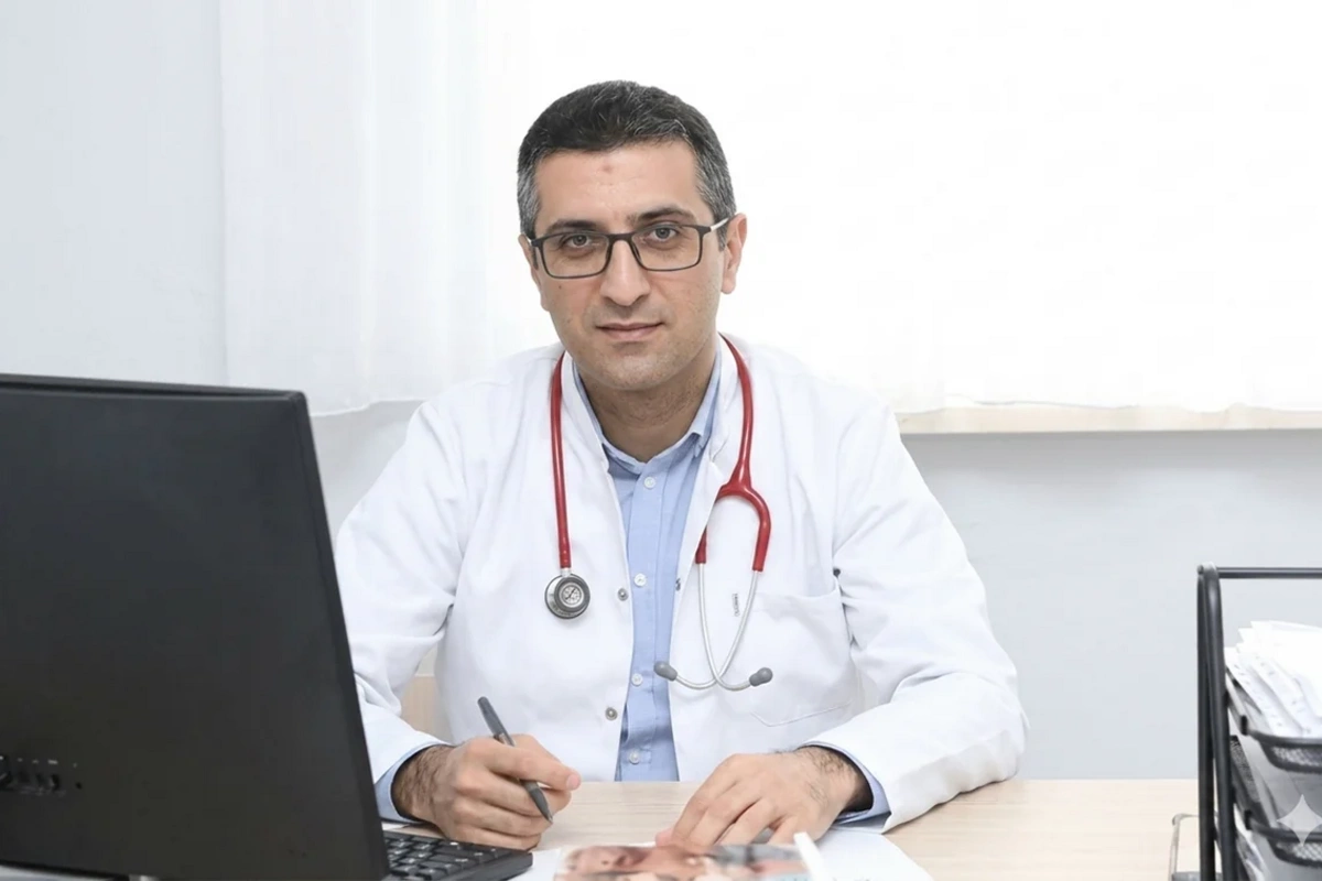 Tanınmış həkim vəzifəsindən AZAD EDİLDİ