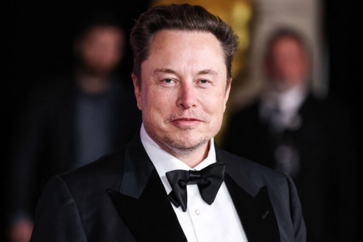 Илон Маск предсказал смерть смартфонов