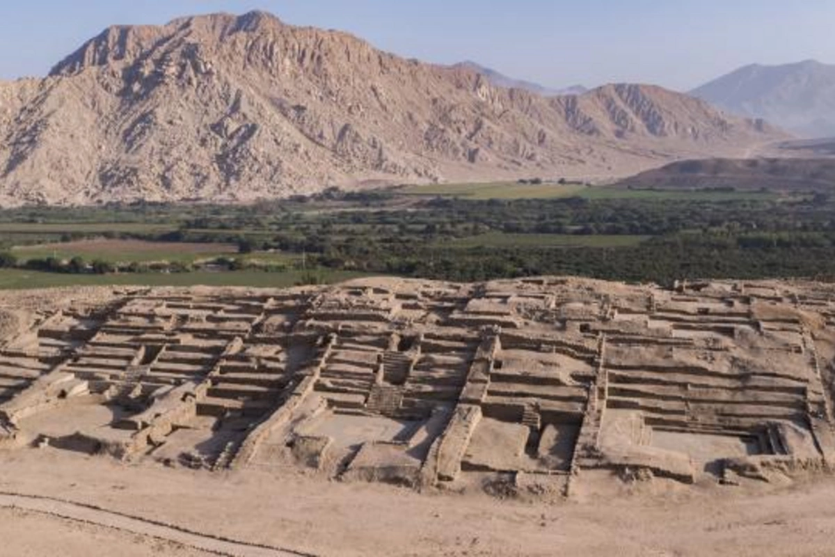 Peruda 3 500 illik qədim şəhər aşkarlandı Peruda 3 500 illik qədim şəhər aşkarlandı