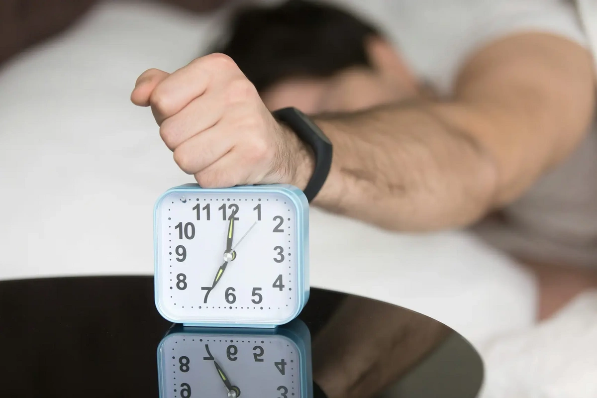 Neurologists advised against delaying waking up by using the snooze button on alarm clocks Neurologists advised against delaying waking up by using the snooze button on alarm clocks