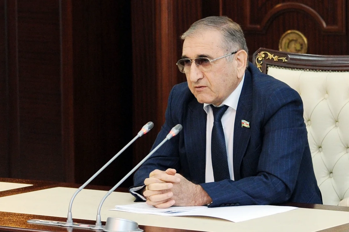 Tahir Rzayev: Məhsul şəhadətnaməsi fermerlərin problemlərini azalda bilər