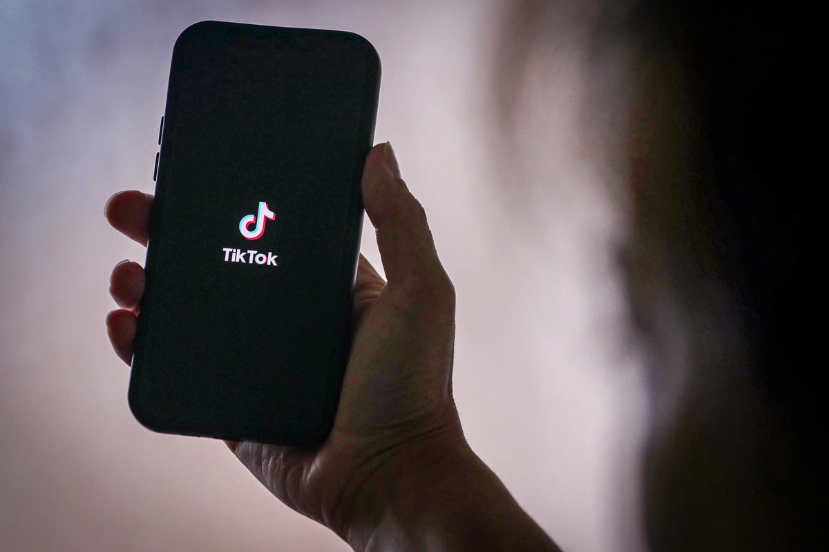 TikTokda canlı yayımda söyüş söyənlər saxlanıldılar