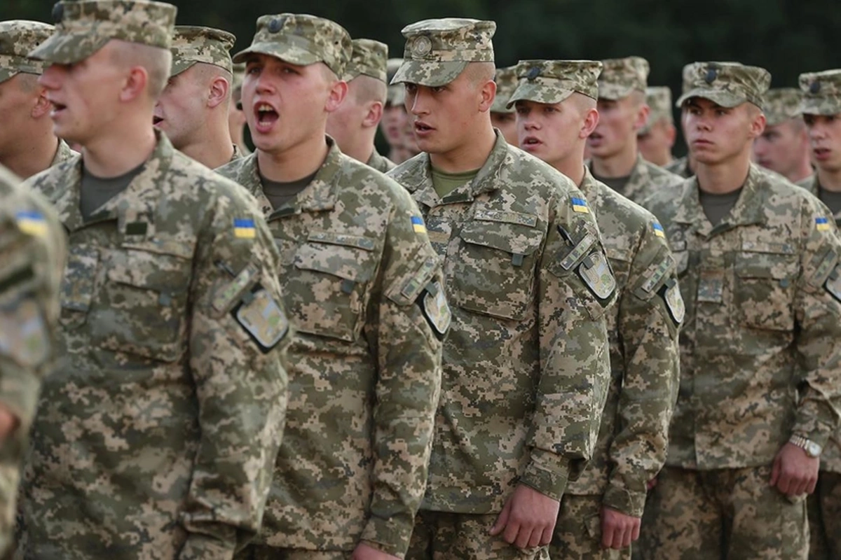 Ukraynada 25 yaşdan yuxarı tələbələr üçün hərbi möhlətin ləğvi təklif olunur