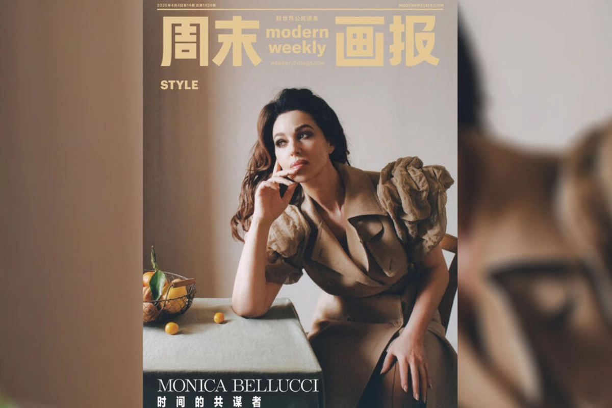 61-летняя Моника Беллуччи показала фигуру в платье с разрезом до бедра