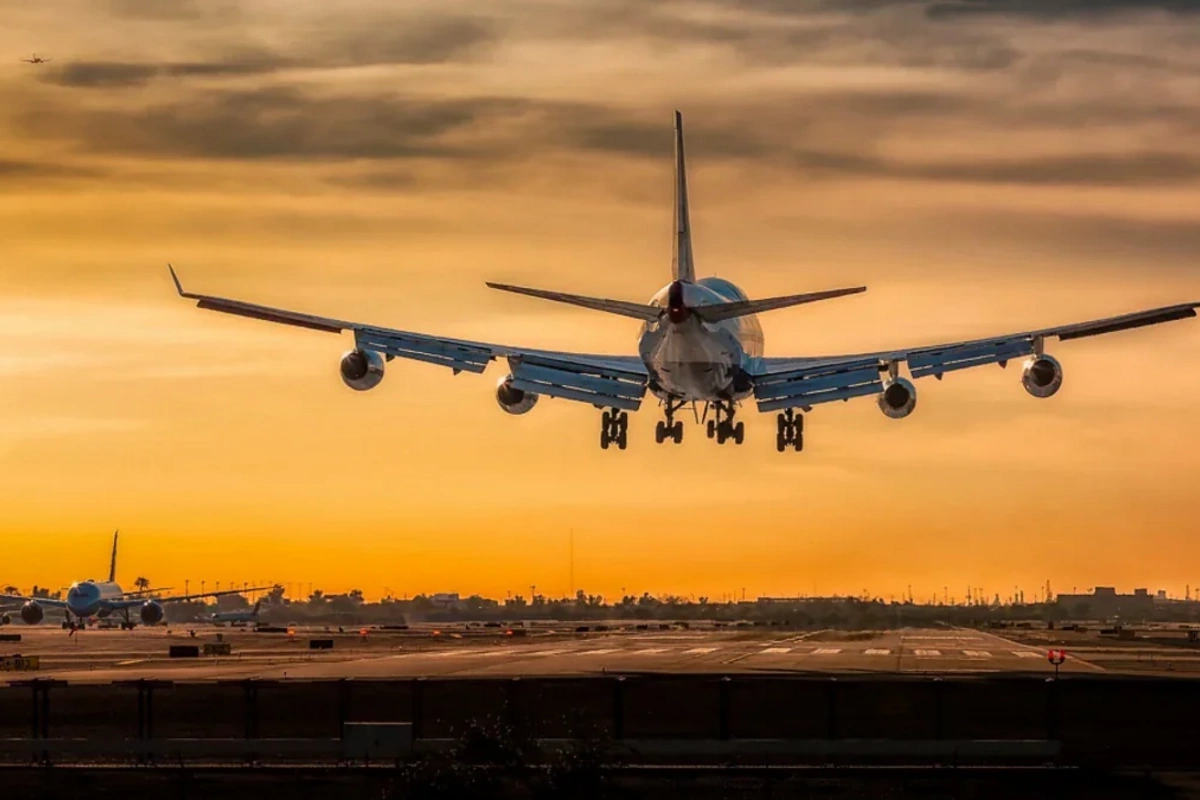 Müştərilər çaşbaş qalıblar - Yaxın Şərqdəki münaqişə ölkəmizdə turizmə necə təsir edir?