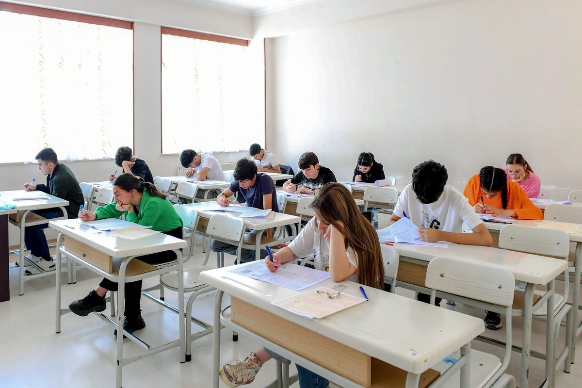 Bazar günü 51 mindən çox abituriyent üçün qəbul imtahanı keçiriləcək