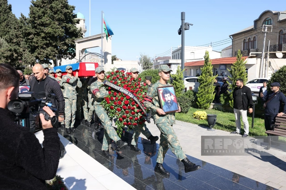 Birinci Qarabağ müharibəsinin itkin-şəhidi Mübariz Şahmurov dəfn olunub Birinci Qarabağ müharibəsinin itkin-şəhidi Mübariz Şahmurov dəfn olunub