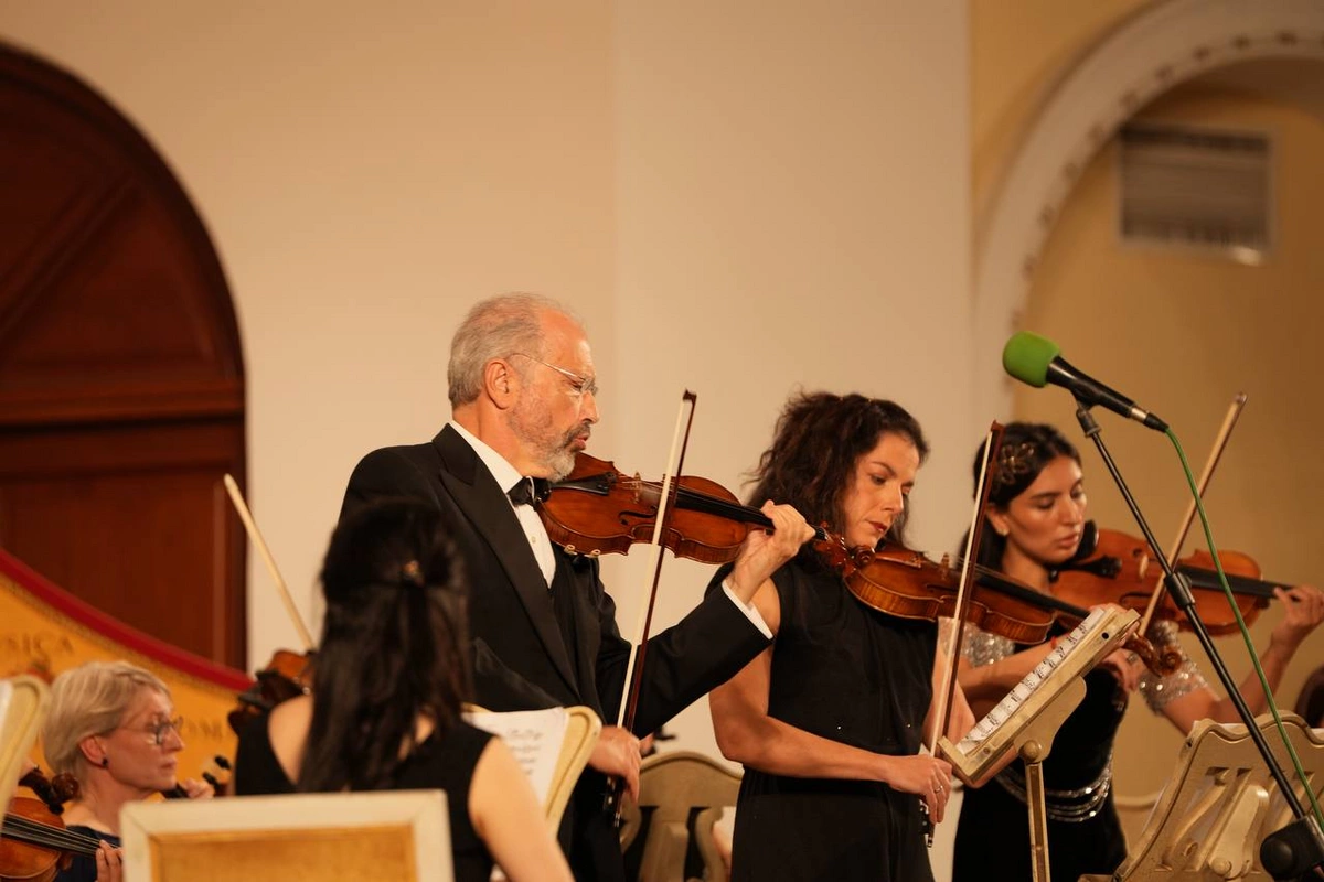 Dmitri Sitkovetski Bakıda atasının xatirəsinə həsr olunmuş konsert proqramı ilə çıxış etdi