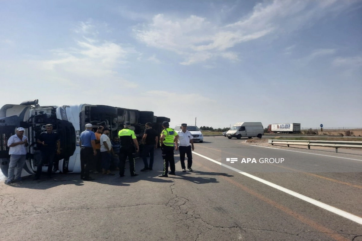 Bakı-Qazax magistralında TIR aşıb Bakı-Qazax magistralında TIR aşıb