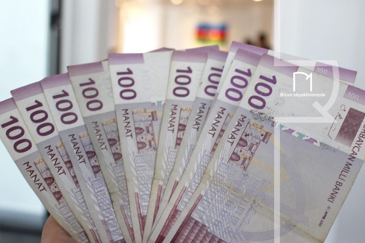 Сколько средств выделено на единовременную помощь малообеспеченным семьям перед праздниками?