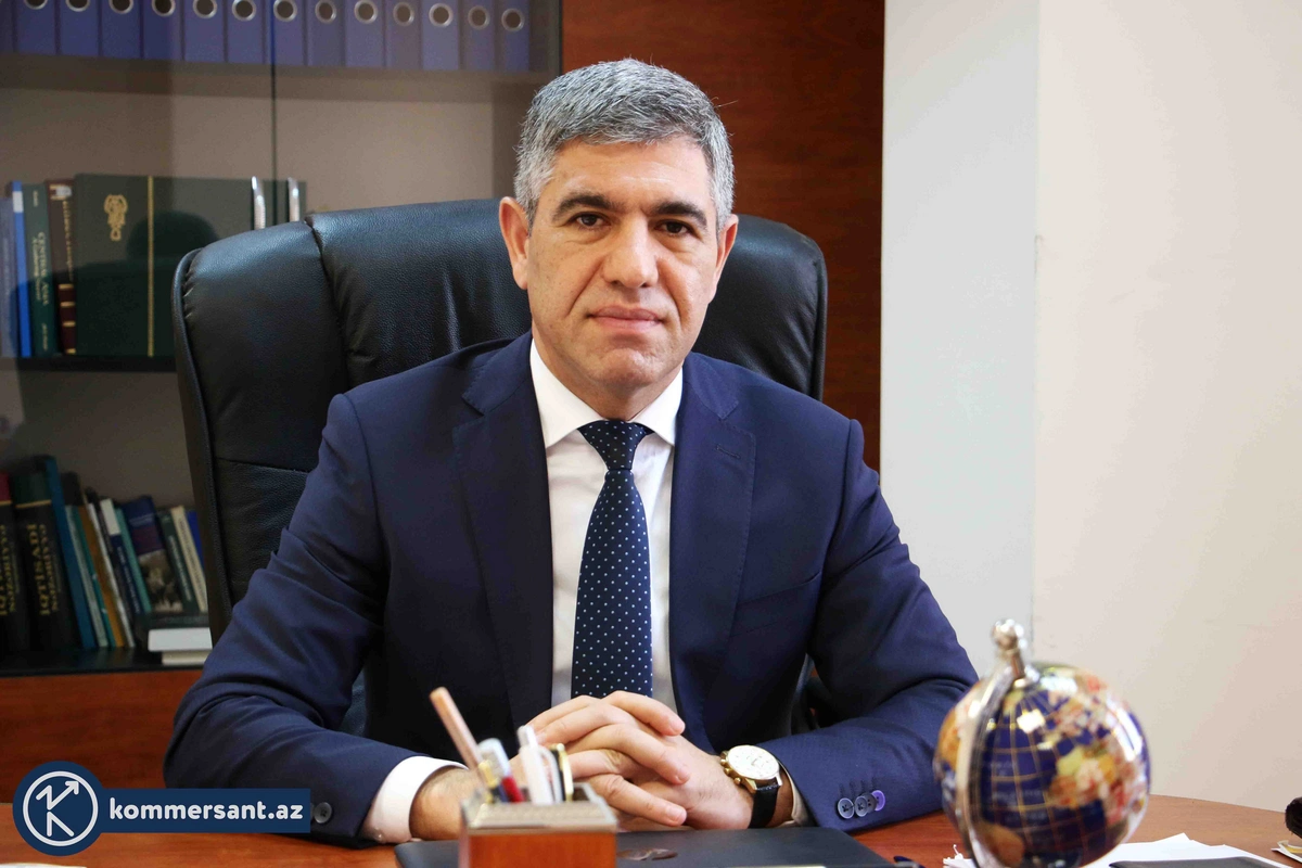 Vüqar Bayramov: Bir tərəfdən sülh deyirlər, digər tərəfdən...