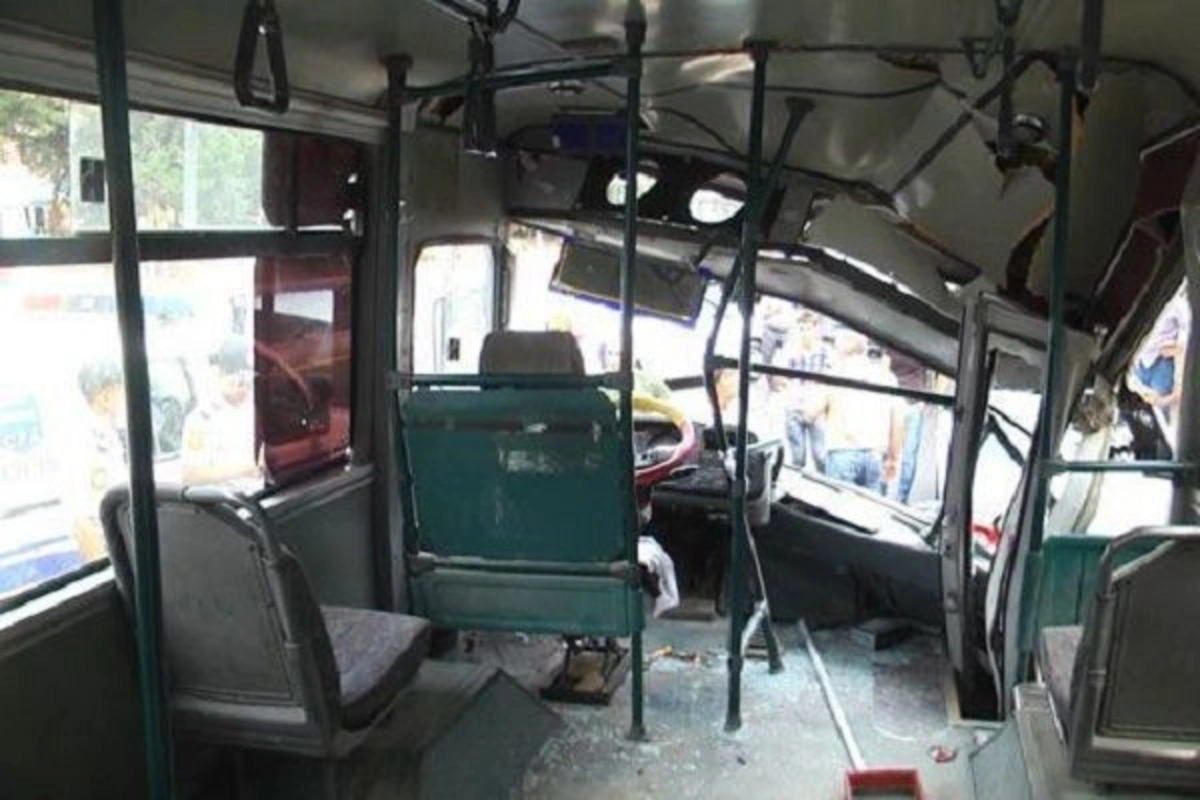 В Сумгайыте столкнулись автобус и автомобиль, есть пострадавшие В Сумгайыте столкнулись автобус и автомобиль, есть пострадавшие