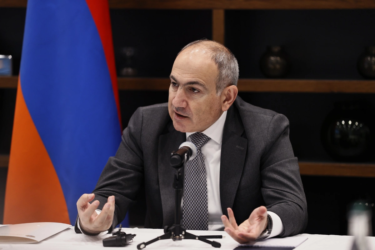 Paşinyan prezidentlə sabitliyin pozulmasını qarşısını alan şəxslərin mükafatlandırılmasını müzakirə edib Paşinyan prezidentlə sabitliyin pozulmasını qarşısını alan şəxslərin mükafatlandırılmasını müzakirə edib