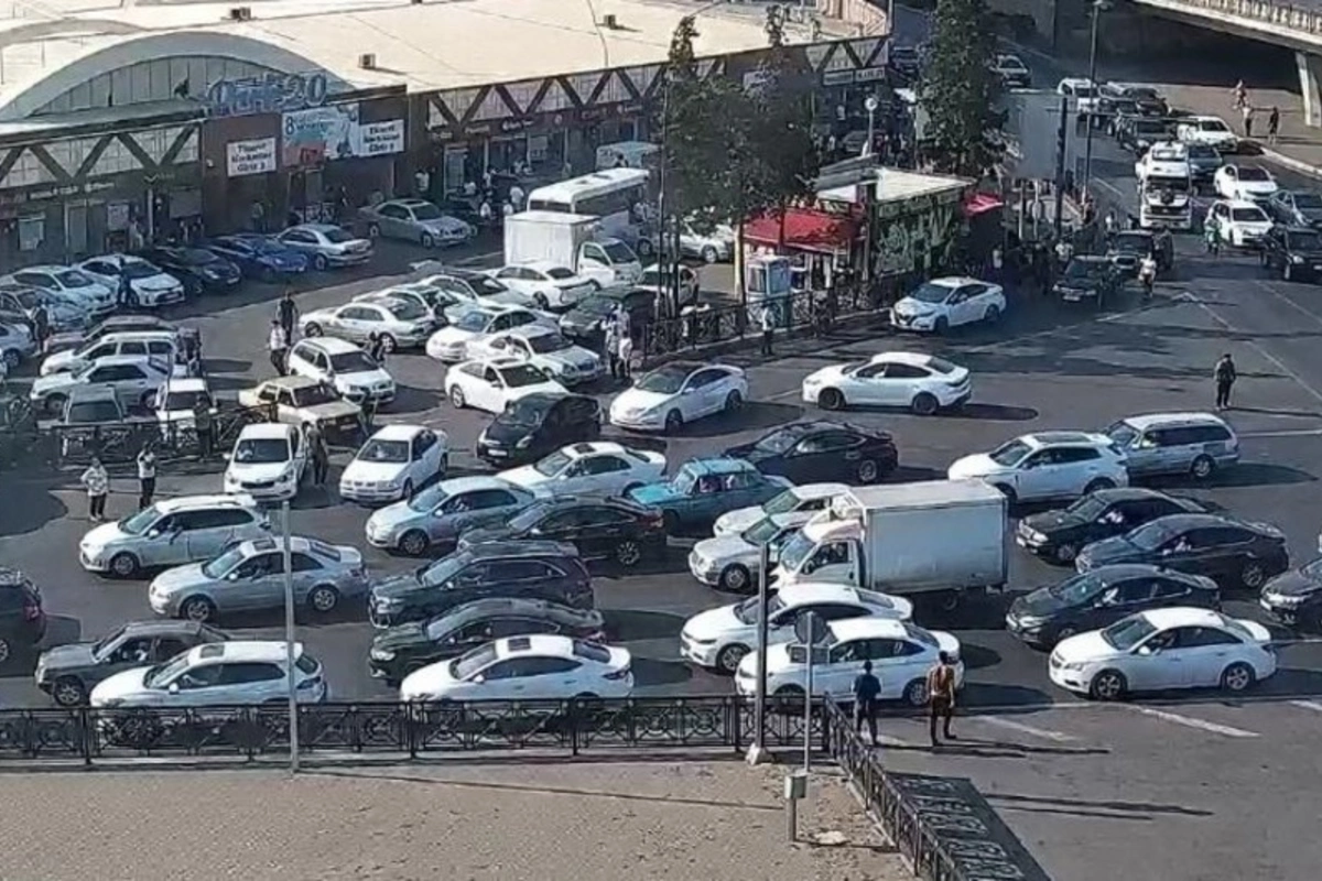 Bakının bəzi yollarında sıxlıq var