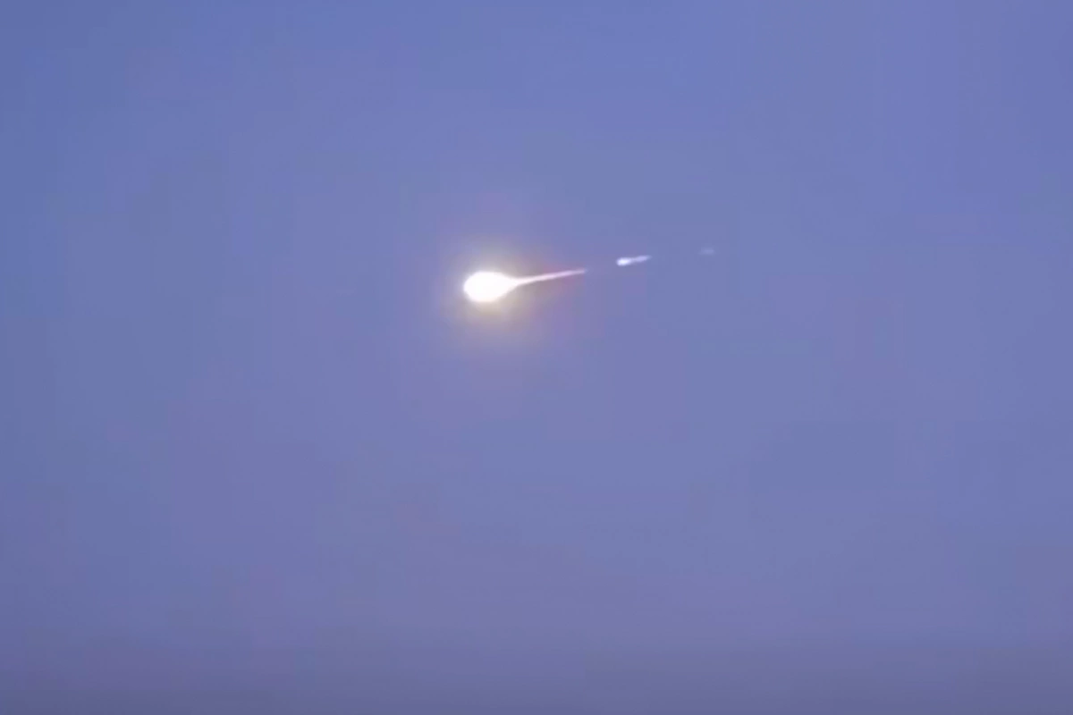 Almaniyada meteorit parçaları evlərin üzərinə yağıb