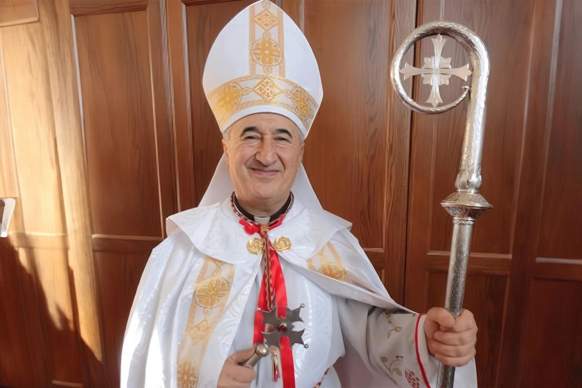 Piskopos kilsə vəsaitini mənimsəyib əyləncəyə xərclədi