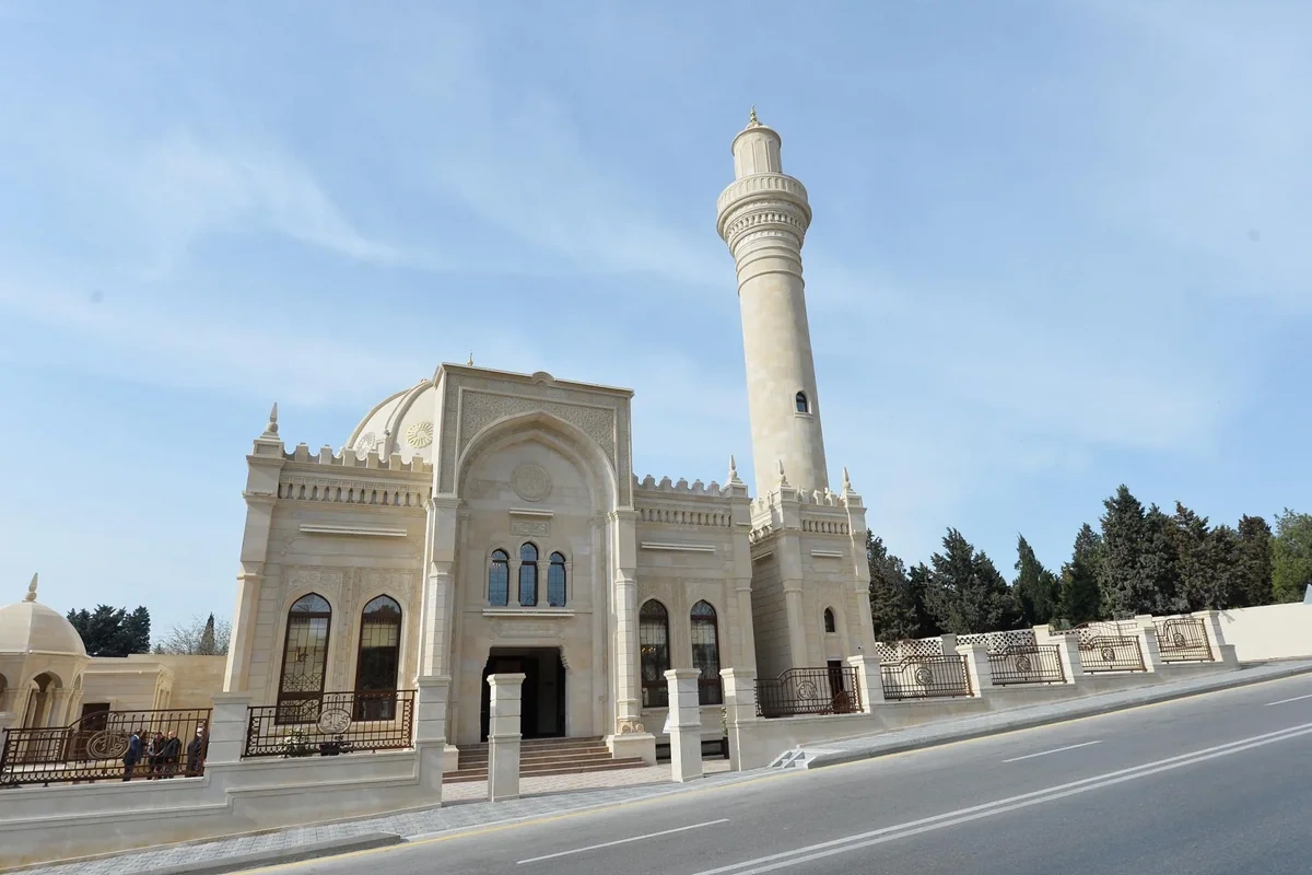 Azərbaycandakı məscidlərdə 1500 nəfərə yaxın din xadimi fəaliyyət göstərir
