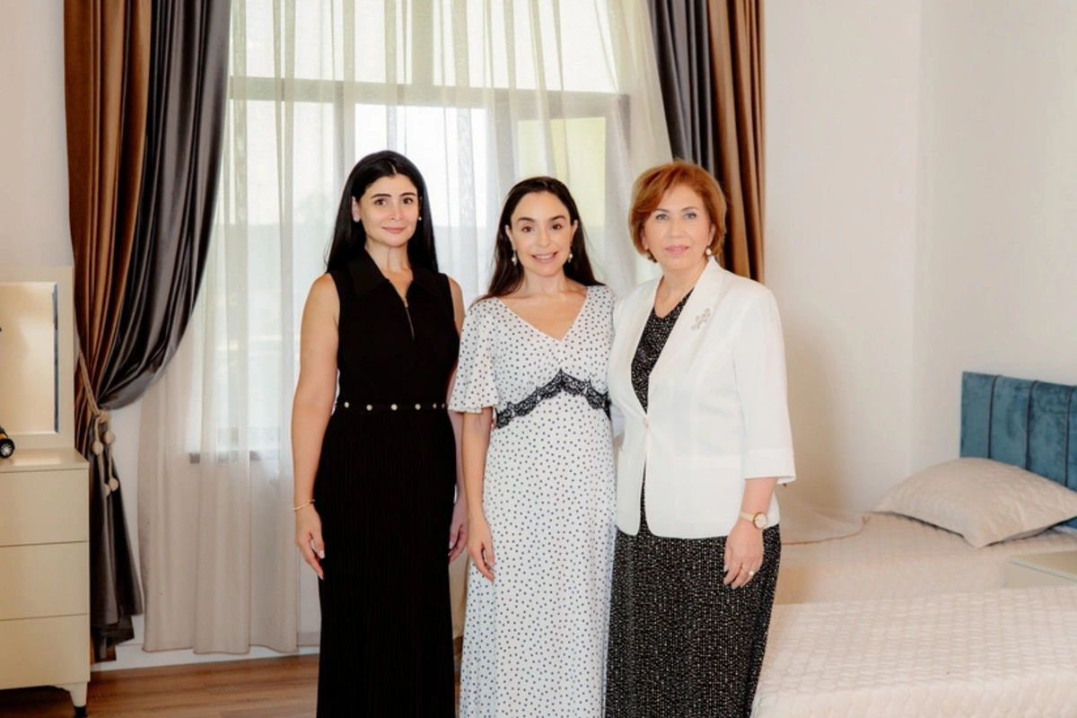 Leyla Əliyeva Tut Əlimdən Uşaqlar üçün Sosial Reabilitasiya Mərkəzi ilə tanış olub Leyla Əliyeva Tut Əlimdən Uşaqlar üçün Sosial Reabilitasiya Mərkəzi ilə tanış olub