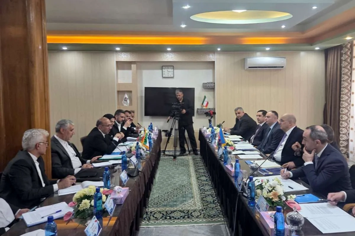 Azərbaycan və İran avtomobillərin sinxron buraxılmasını müzakirə edib