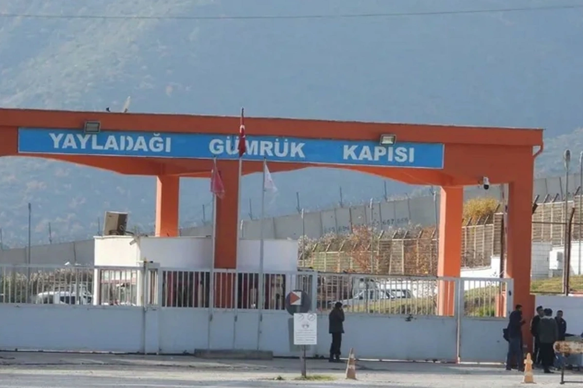Yayladağı Sərhəd Qapısı suriyalıların keçidi üçün yenidən açıldı
